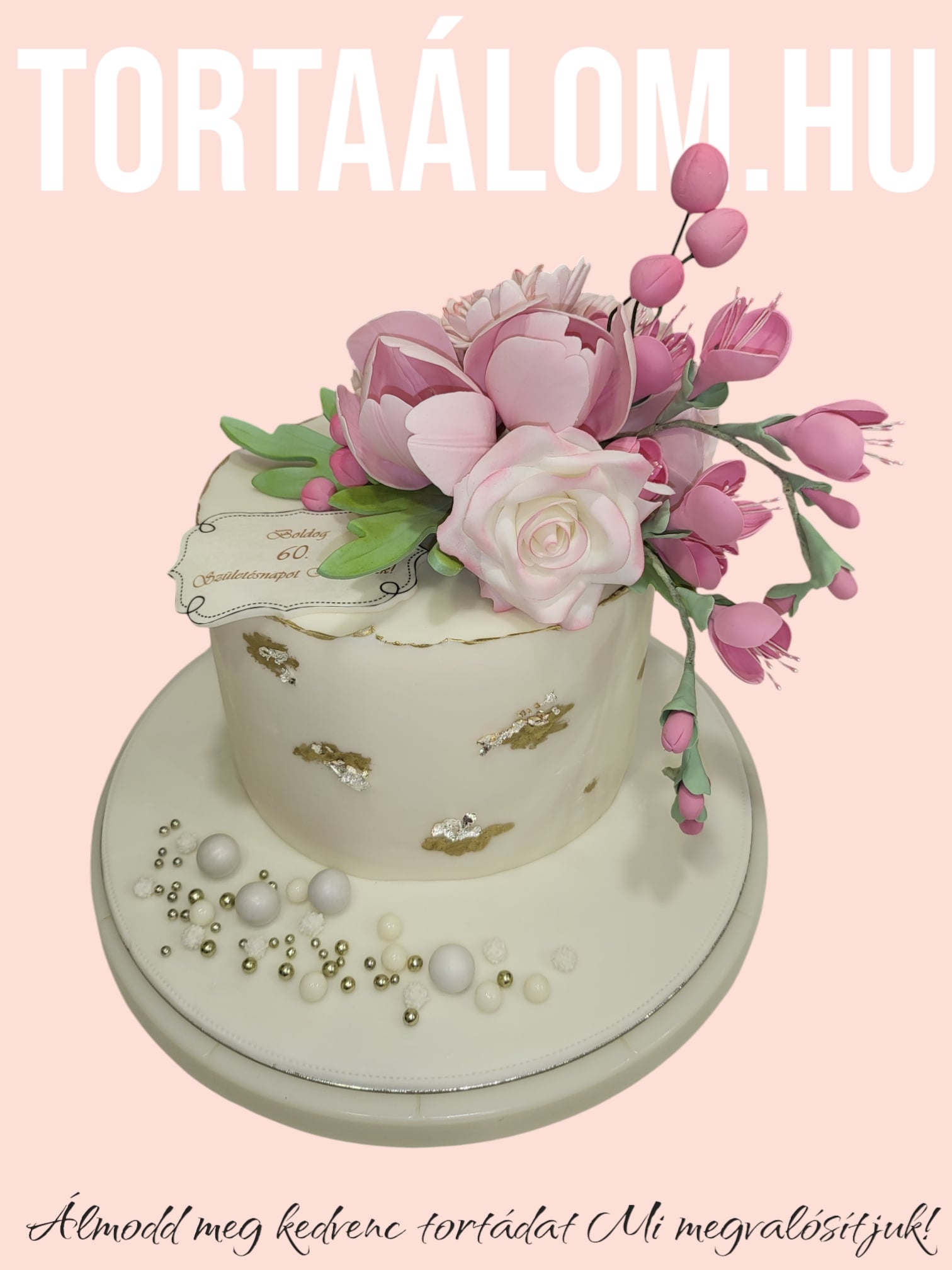 Fehér torta virágokkal
